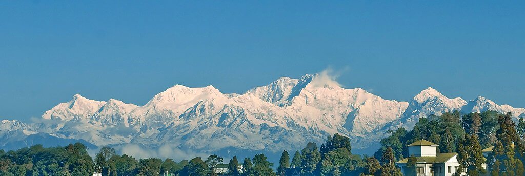 Kangchanjunga_peaks_from_Darjeeling