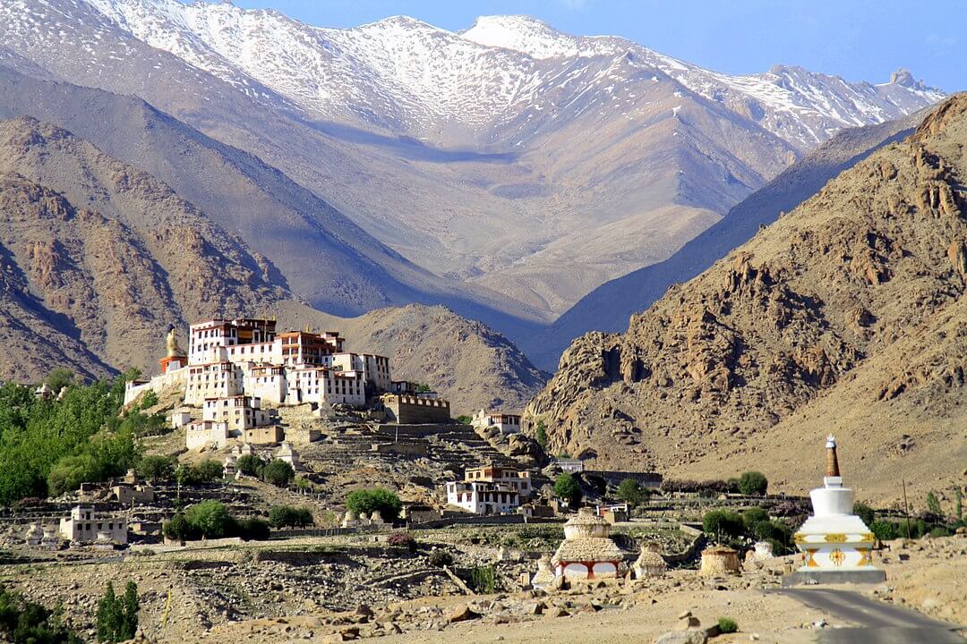 1080px-View_of_the_Lakir_Monastery