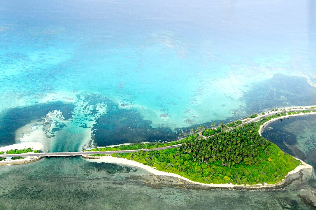 1084px-Hankede,_The_Addu_City_Aerial_View_-_panoramio