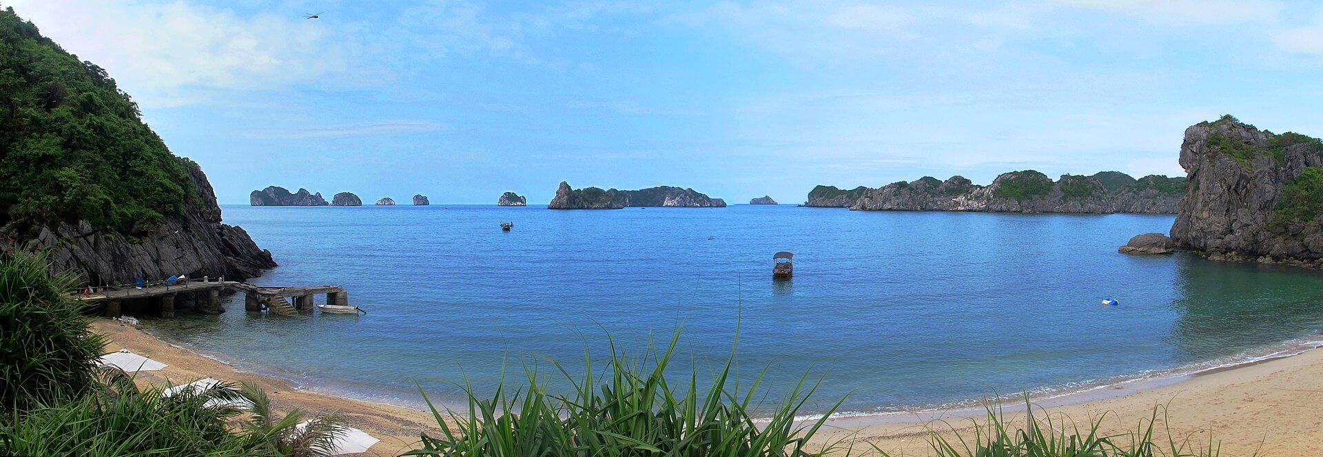 1920px-Halong_Bay_panorama