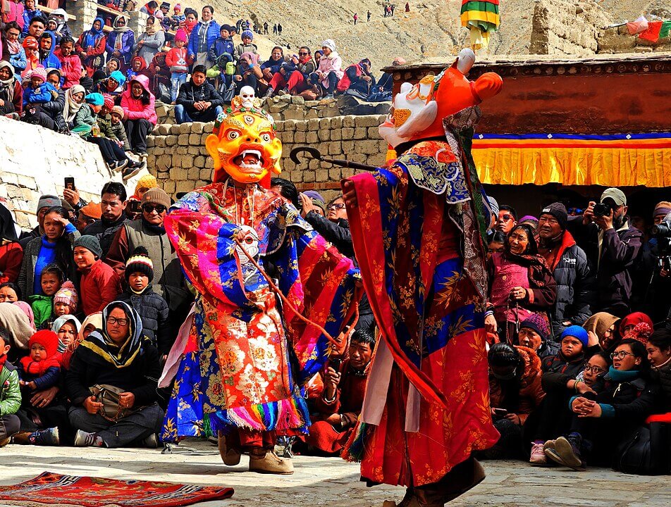 952px-Cham_dance_during_Dosmoche_festival_in_Leh_Palace_DSCN5692_1