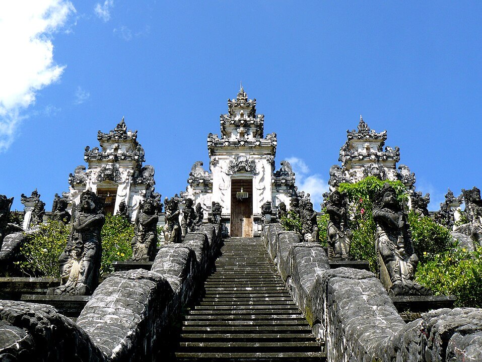 957px-Pura_Penataran_Lempuyang_Bali_492102459